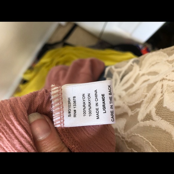 Love Tree Mauve Rose Romper Size Large Floral NWOT - Picture 5 of 5